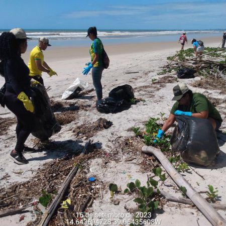 Mutirão de Limpeza movimenta Joia do Atlântico