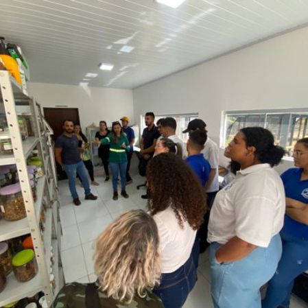 Visita de futuros engenheiros e biólogos