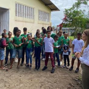 BAMIN entrega horta orgânica em escola municipal de Ilhéus
