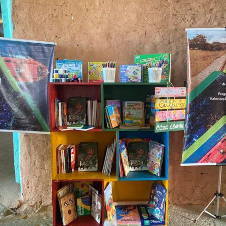 BAMIN entrega Armário Cultural Coletivo em escola da Aldeia Itapuã, em Ilhéus