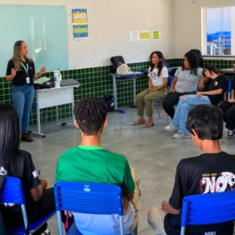 Programa da BAMIN promove diálogo entre saberes tradicionais e novas tecnologias em escolas de Contendas do Sincorá