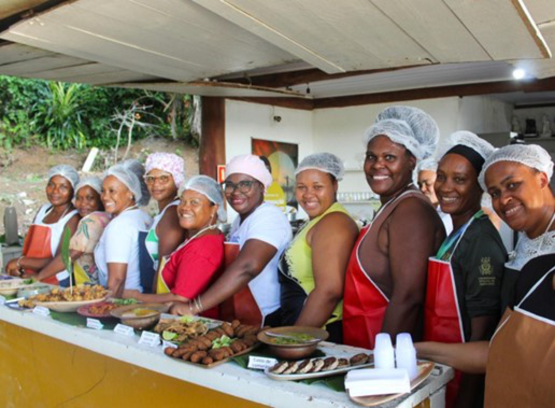 Oficinas de Beneficiamento de Pescados promovidas pela BAMIN fortalecem economia local de Itacaré
