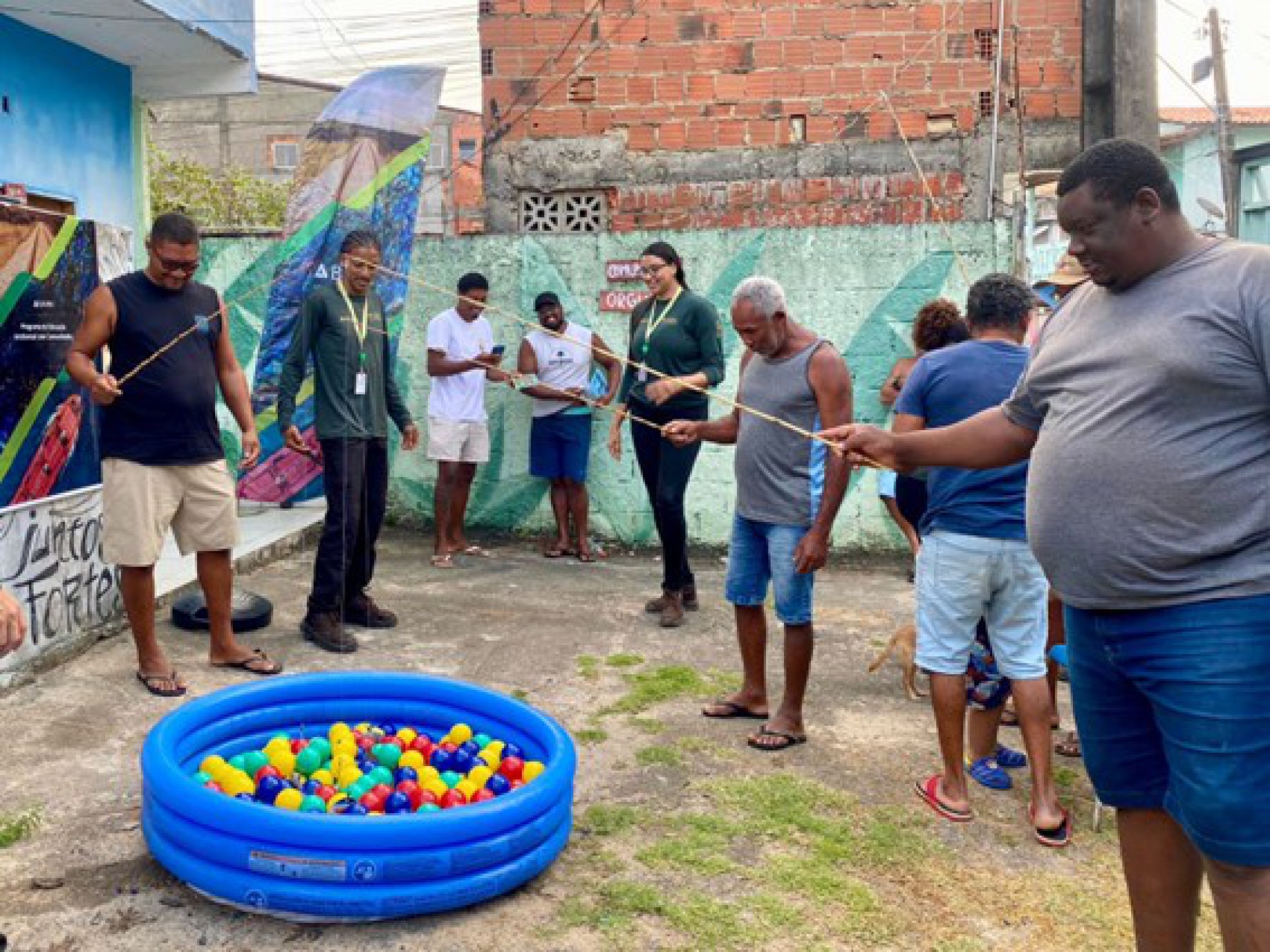 Ilhéus ganha força na preservação marinha com a ação Oceano Limpo da BAMIN