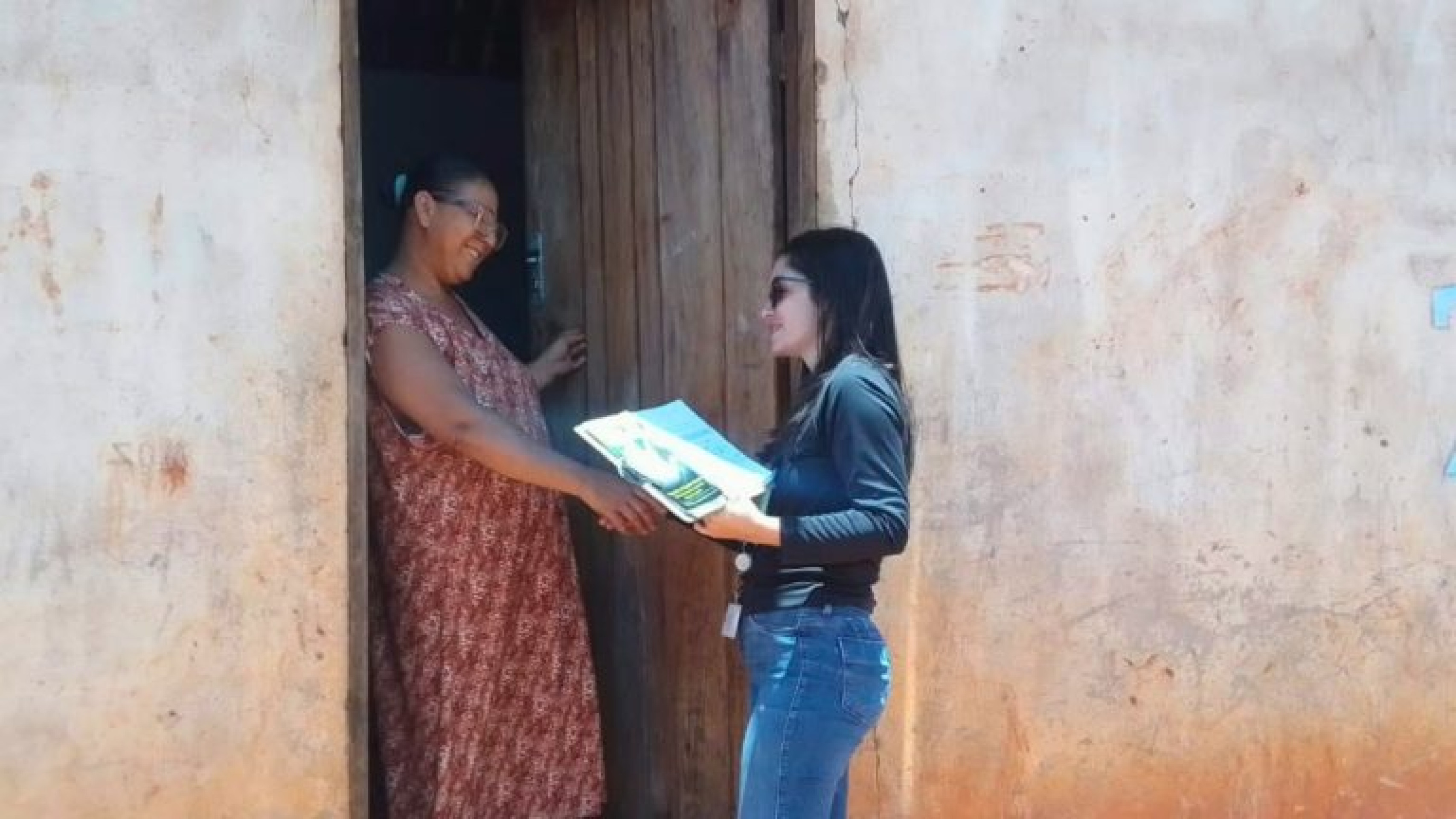 Campanha porta a porta reforça combate ao trabalho infantil em comunidades da FIOL 1